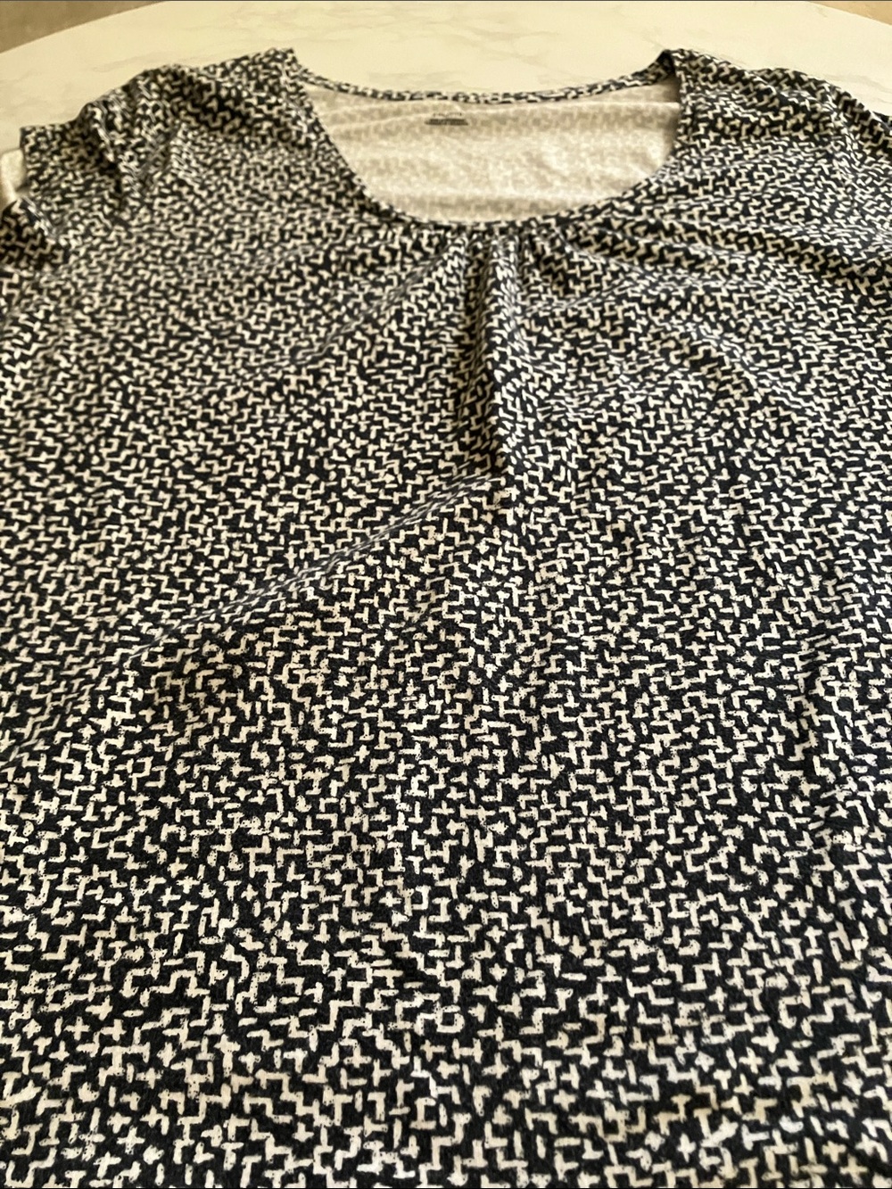 Scoop neck top